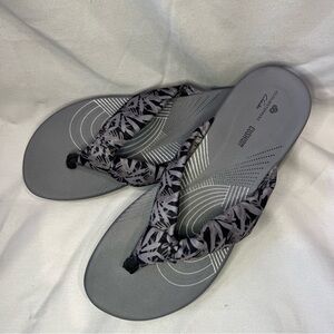 Cloudsteppers by Clarks Arla Blison Grey Floral Women's Sandals - Size 8